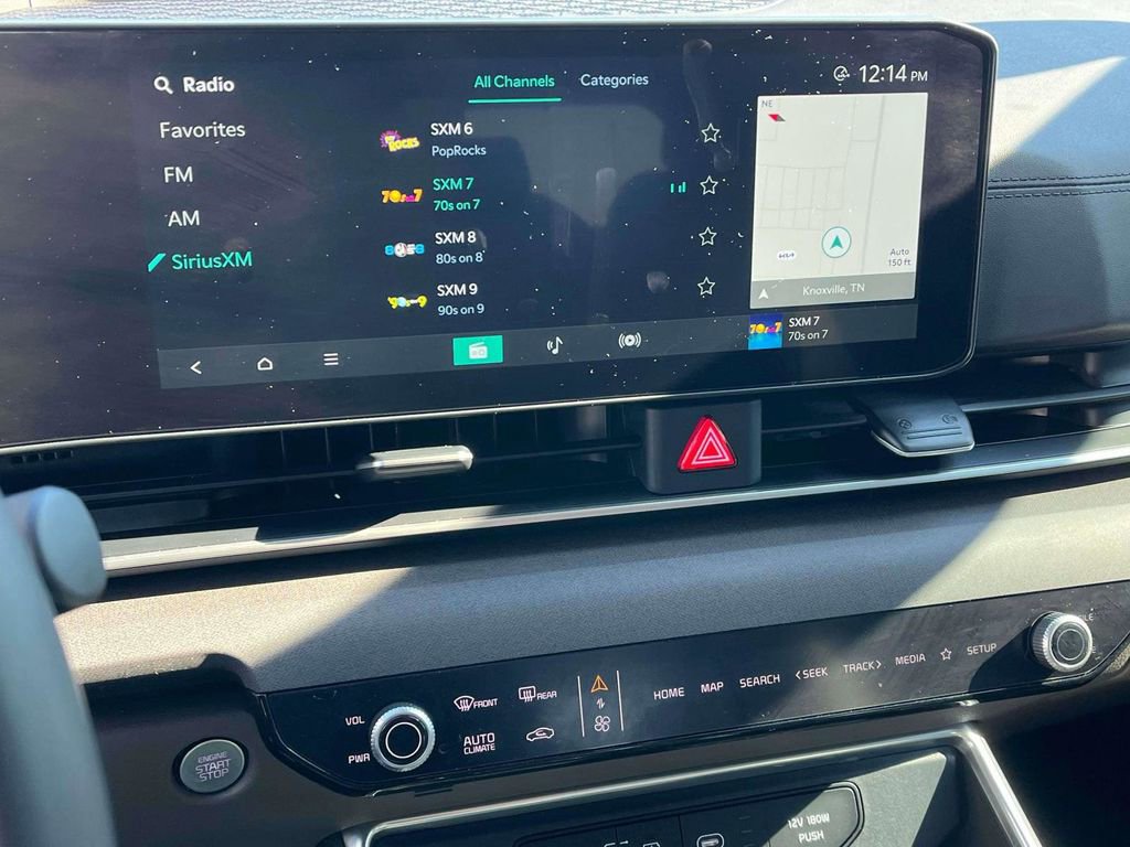 Certified 2025 Kia Carnival EX image 21