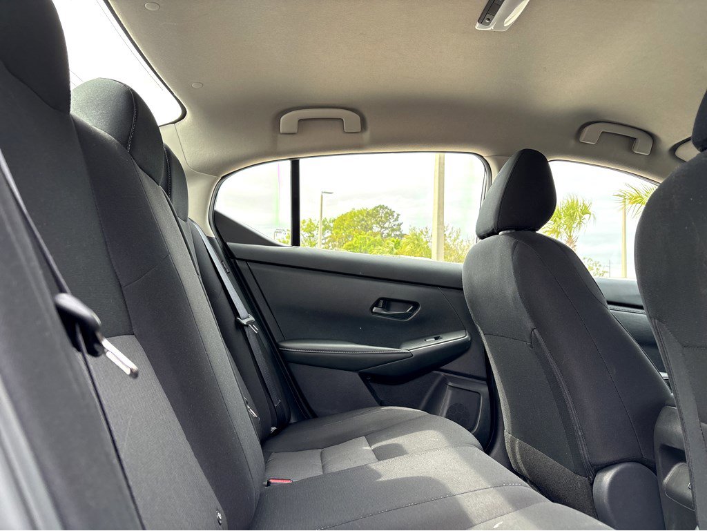 Used 2025 Nissan Sentra SV image 9