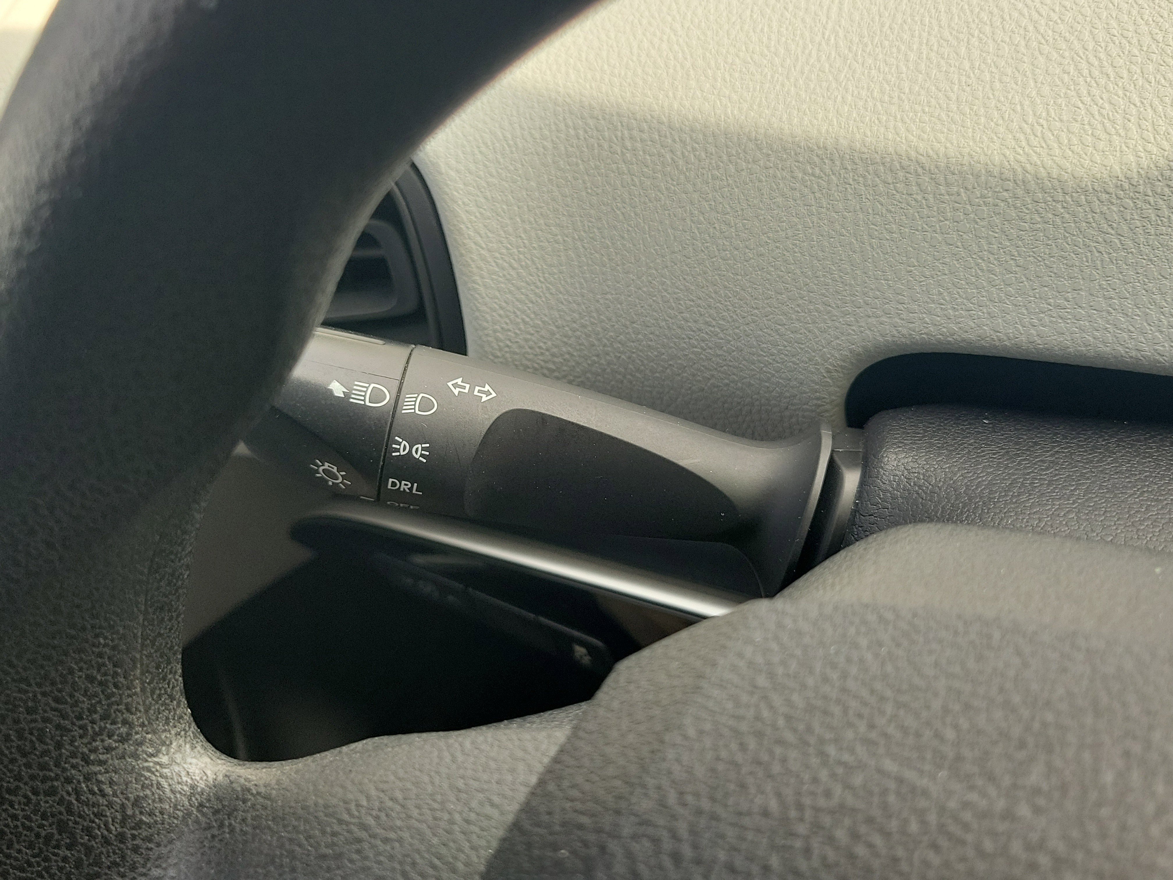 Used 2019 Toyota Prius L Eco FWD image 26