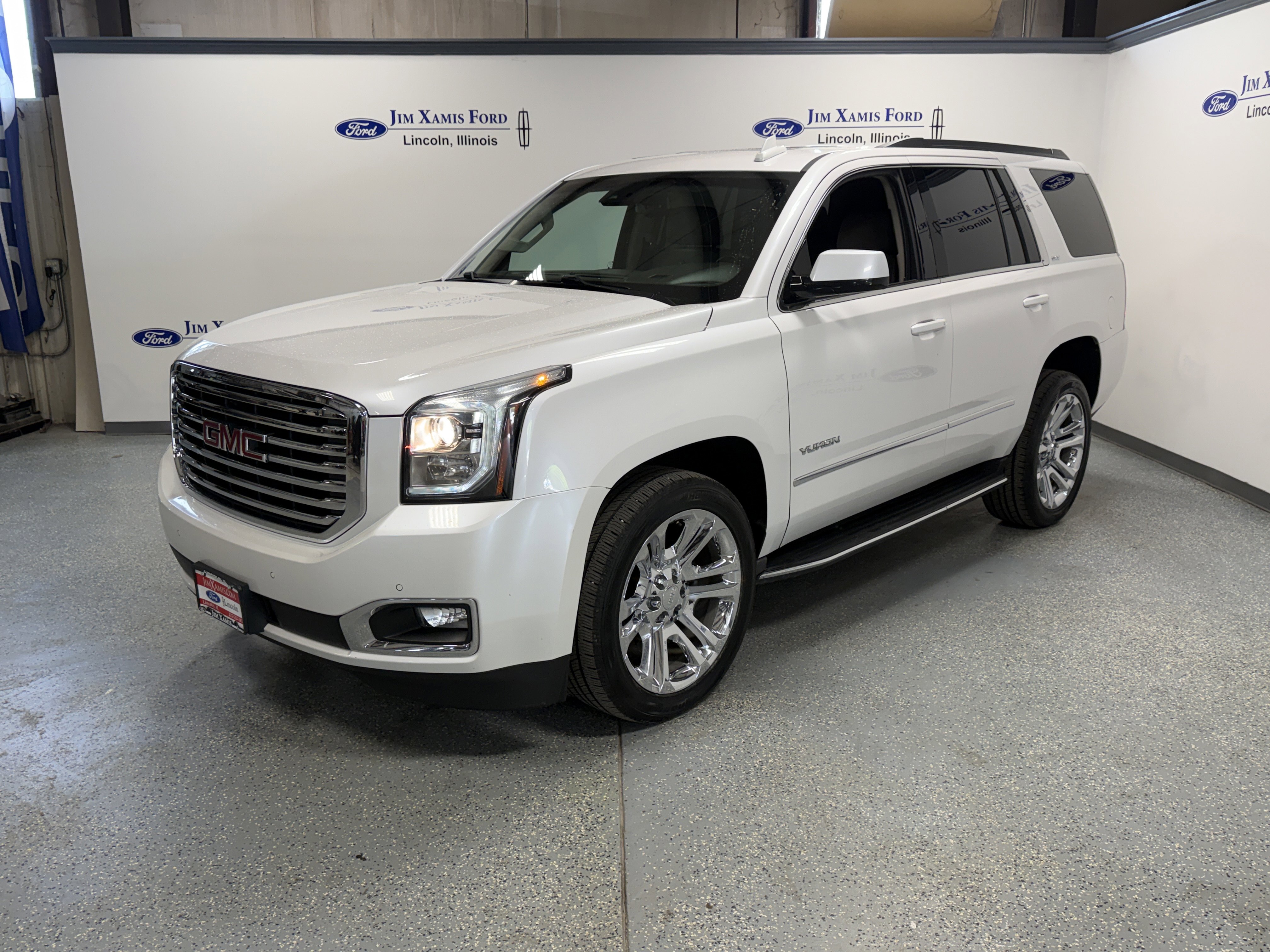 Used 2017 GMC Yukon SLT w/ Premium Edition AWD/4WD image 3