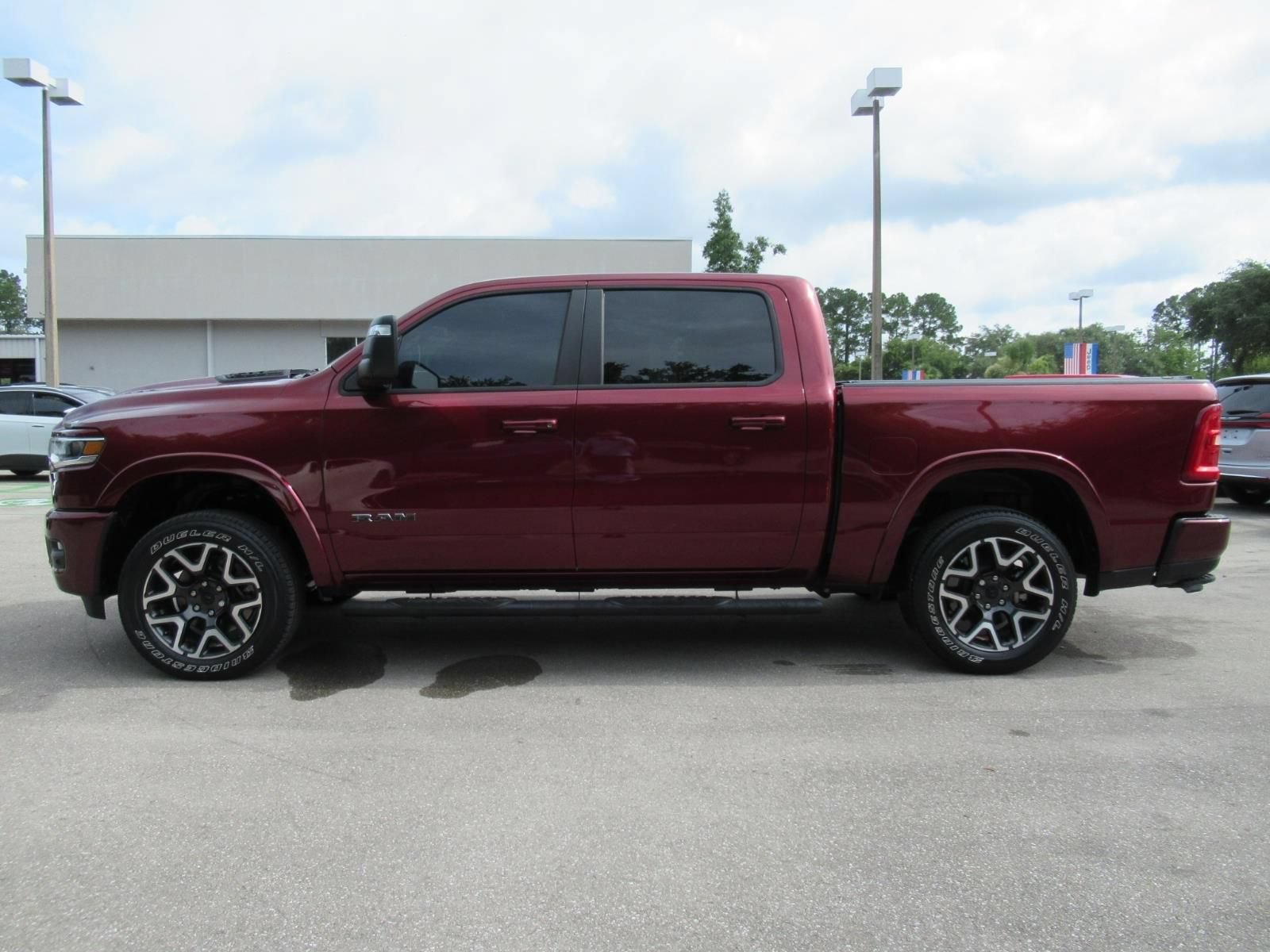 Used 2025 RAM 1500 Laramie w/ Sport Appearance Package AWD/4WD image 4