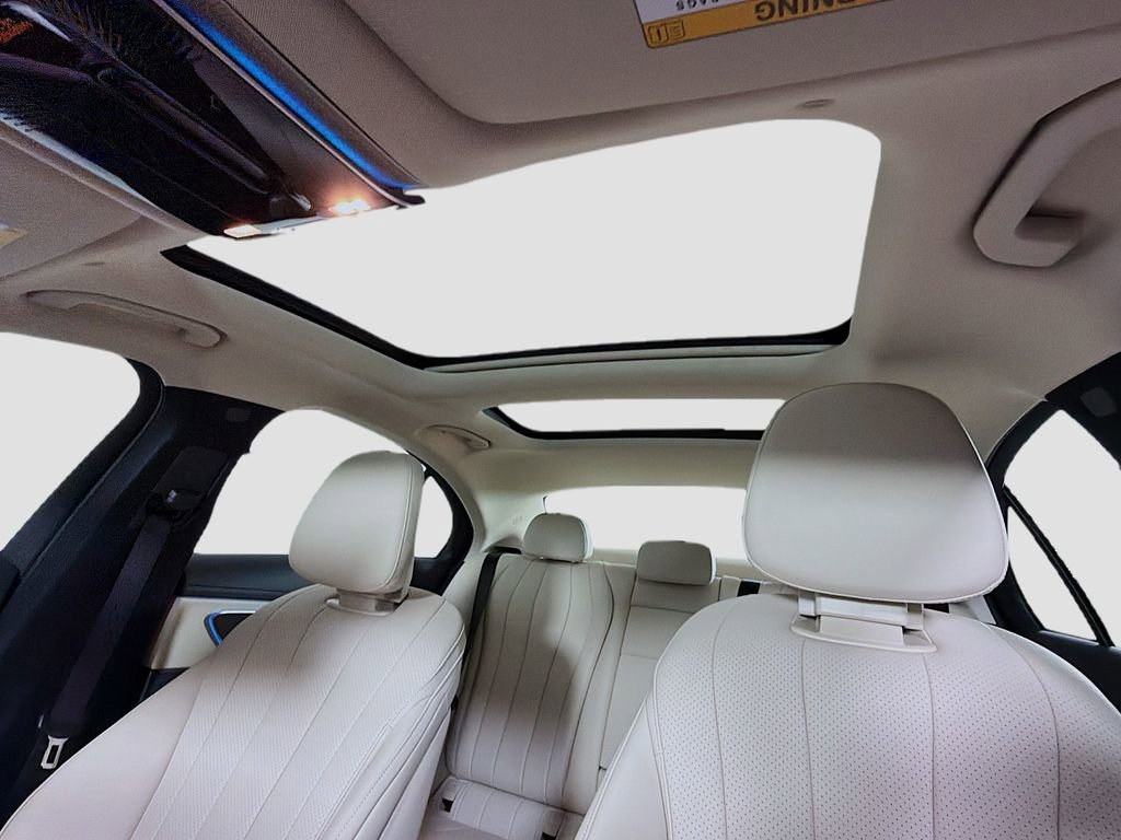 New 2026 Mercedes-Benz E 350 4MATIC Sedan image 15
