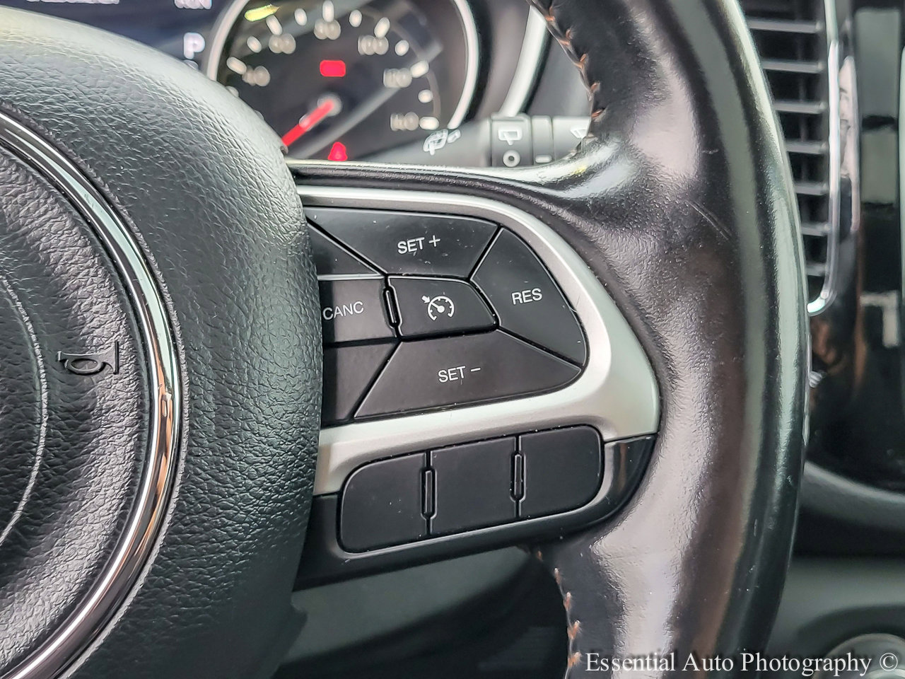 Used 2019 Jeep Compass Limited image 15