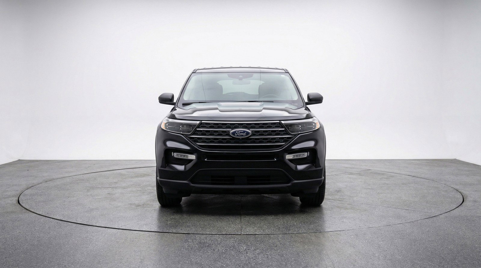 Used 2024 Ford Explorer XLT w/ Equipment Group 202A RWD image 2