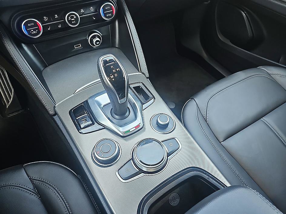 Used 2024 Alfa Romeo Stelvio Ti w/ Active Assist Plus Package image 28