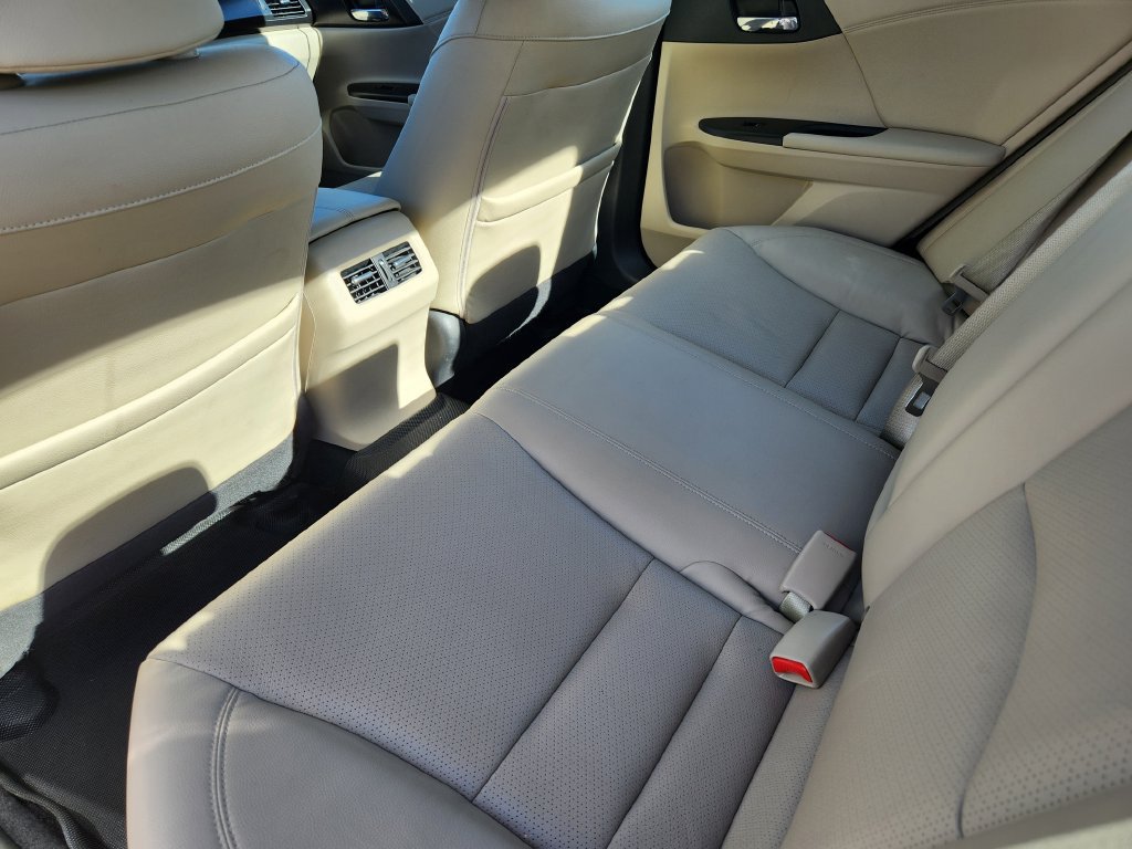Used 2015 Honda Accord EX-L image 32