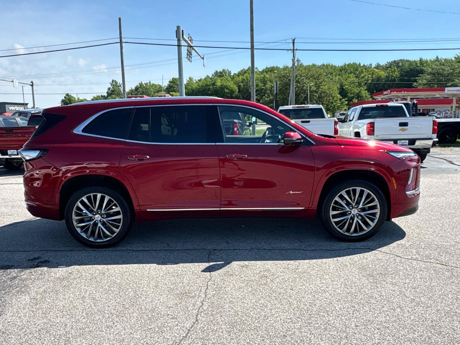 Used 2025 Buick Enclave Avenir w/ Super Cruise Package AWD/4WD image 7