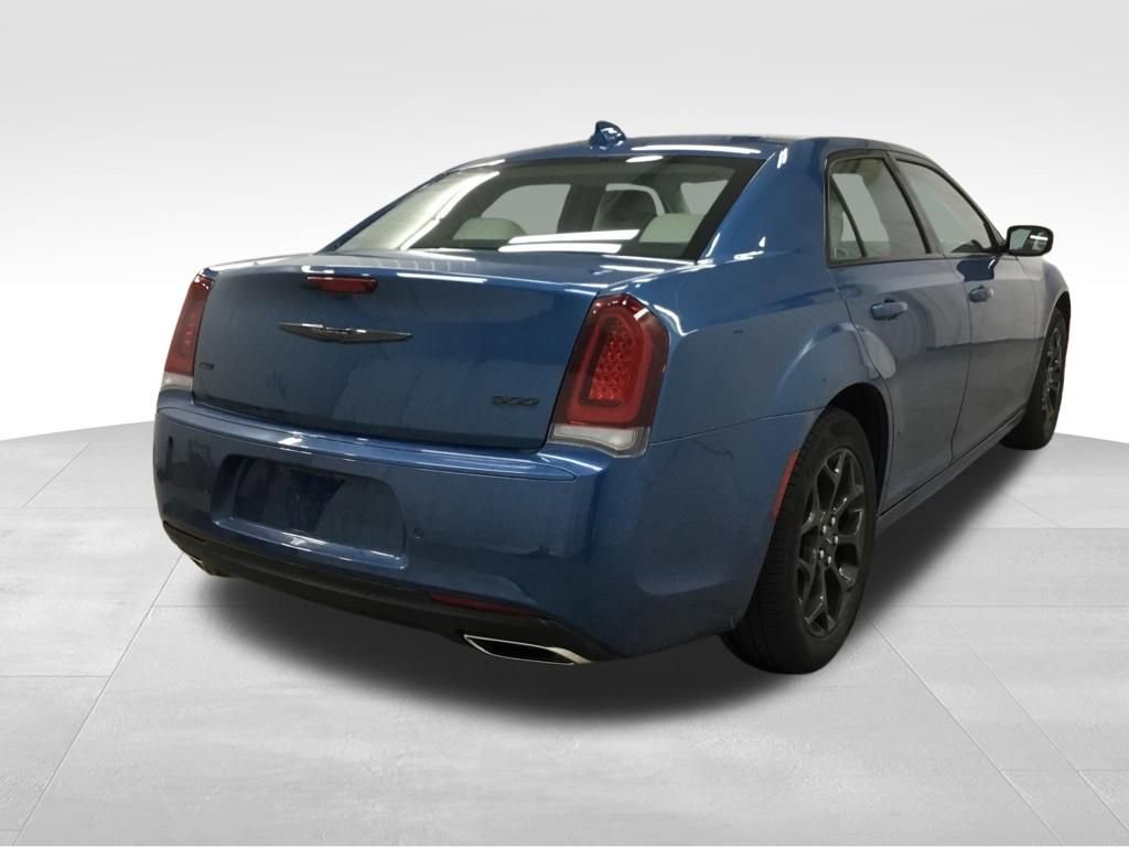 Used 2022 Chrysler 300 Touring L w/ Comfort Group AWD/4WD image 18