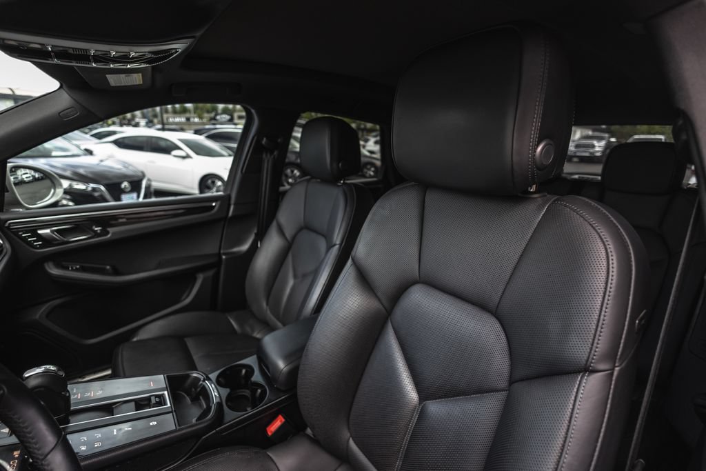 Used 2022 Porsche Macan S AWD/4WD image 16