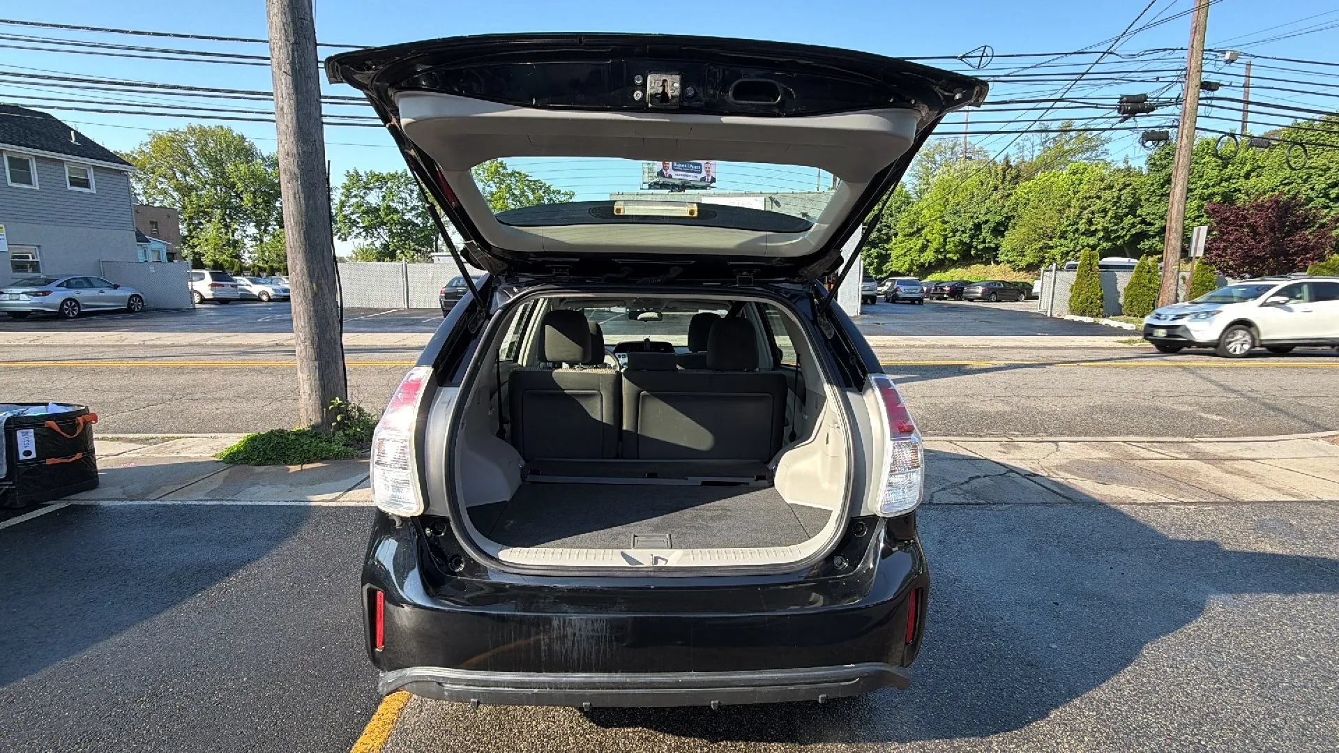Used 2017 Toyota Prius V Three w/ Carpet Mat Package FWD image 27