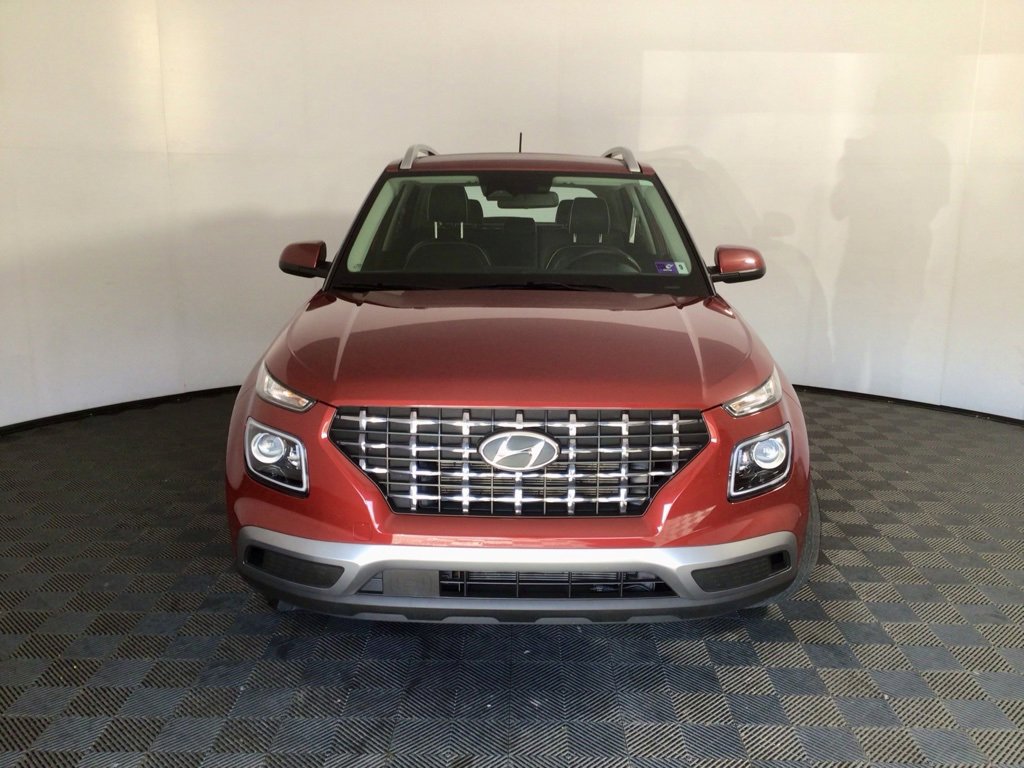 Used 2023 Hyundai Venue Limited w/ Cargo Package image 5