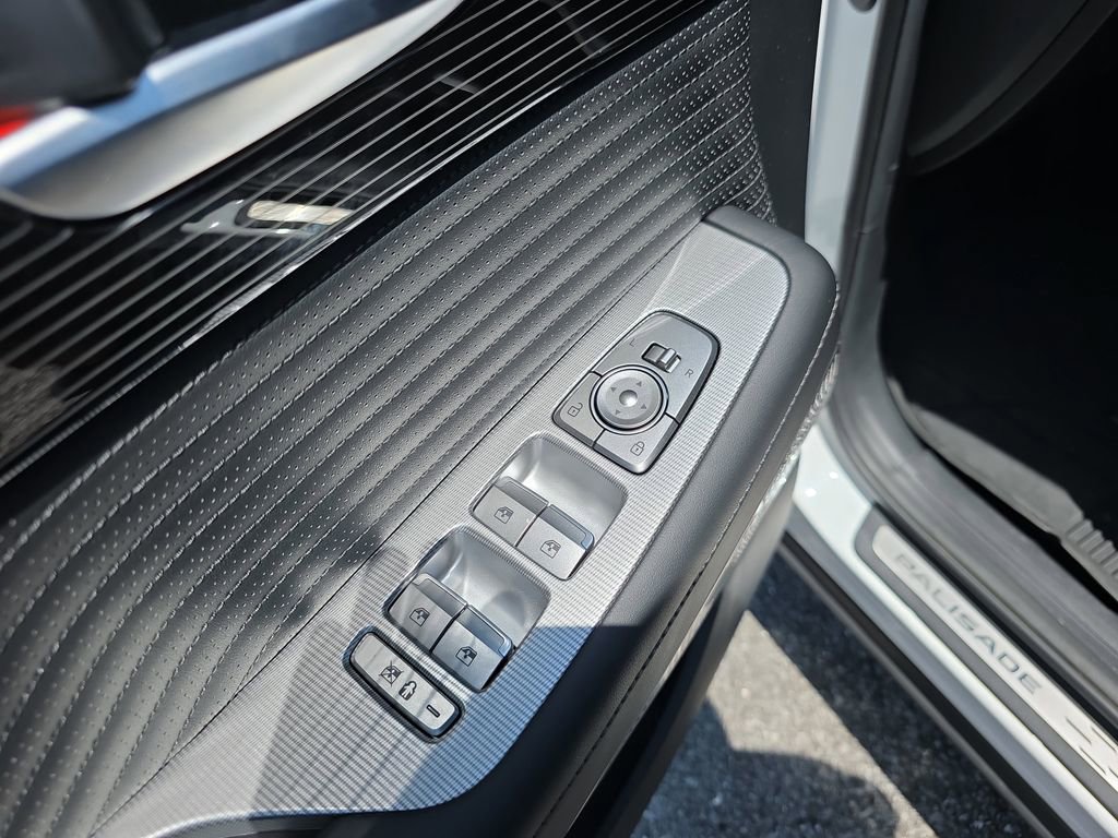 Used 2025 Hyundai Palisade Calligraphy FWD image 19