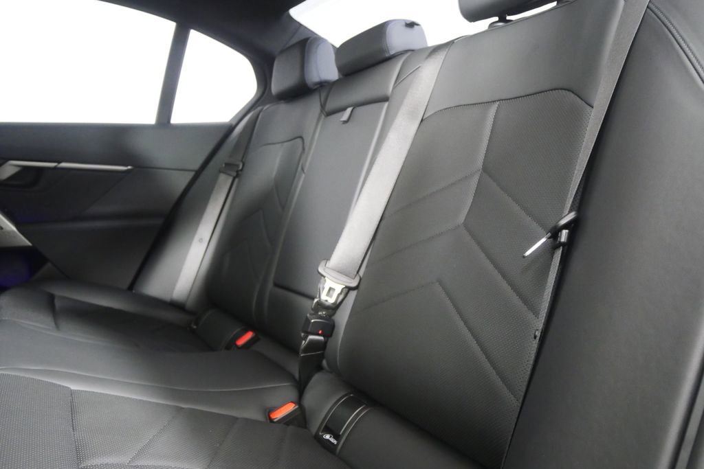 Used 2025 BMW i5 eDrive40i w/ M Sport Package image 15