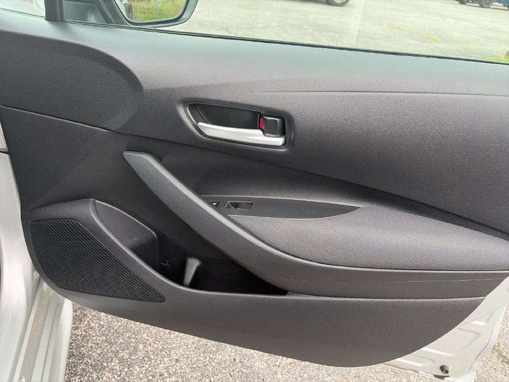 Used 2021 Toyota Corolla LE FWD image 19