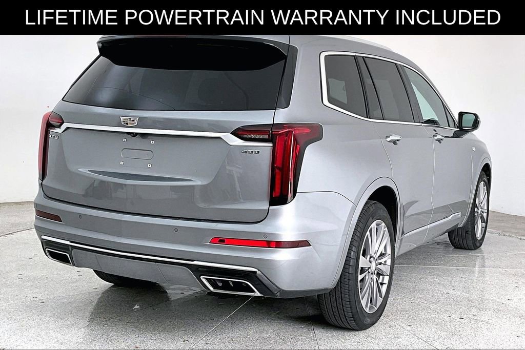 Used 2025 Cadillac XT6 Premium Luxury FWD image 2