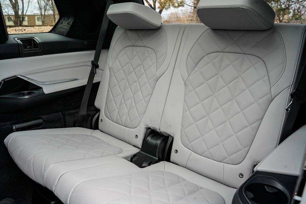 Used 2025 BMW X7 xDrive40i w/ M Sport Package image 21
