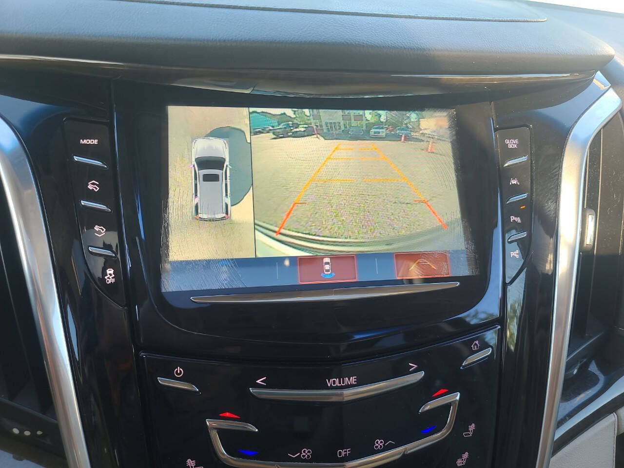 Used 2019 Cadillac Escalade Luxury AWD/4WD image 25