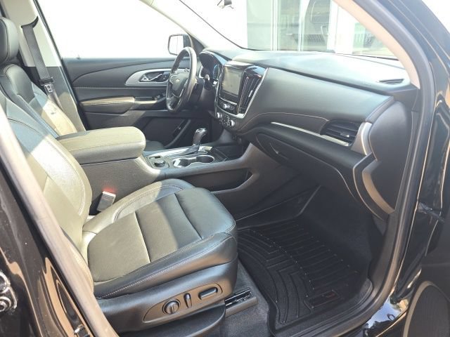 Used 2019 Chevrolet Traverse LT w/ LT Premium Package AWD/4WD image 5