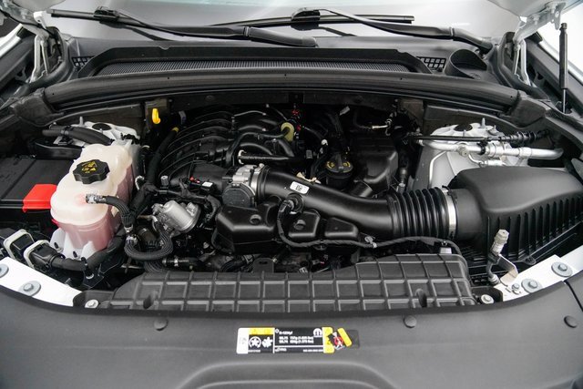 Used 2022 Jeep Grand Cherokee Limited w/ Luxury Tech Group II image 11