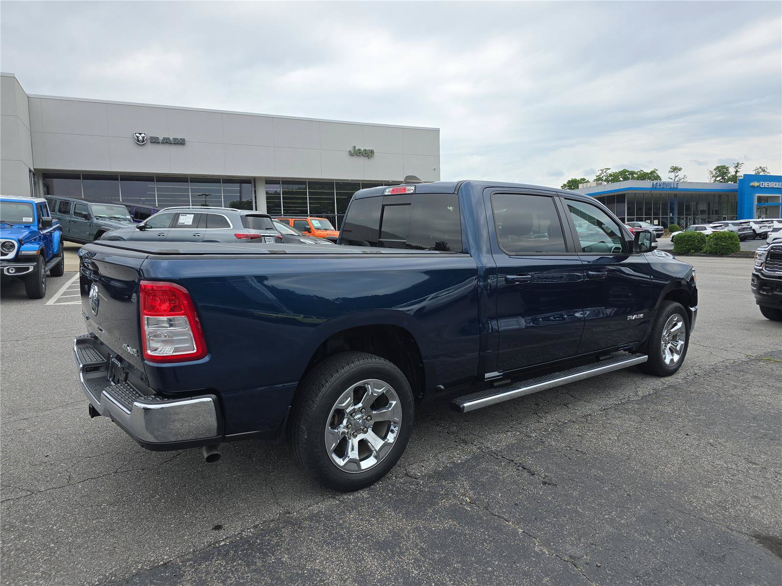 Used 2022 RAM 1500 Big Horn AWD/4WD image 3