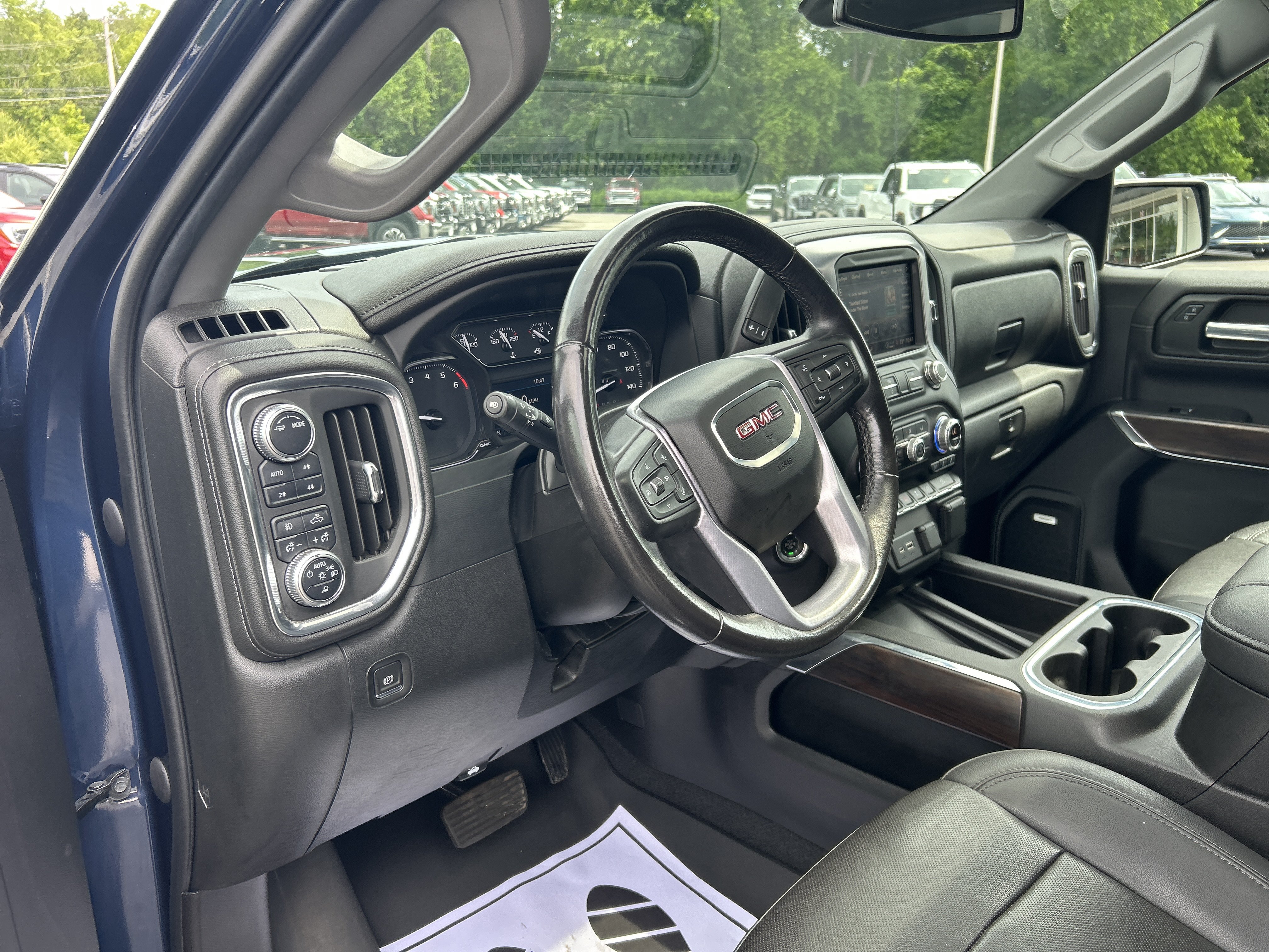Used 2021 GMC Sierra 1500 SLT w/ SLT Convenience Package AWD/4WD image 19
