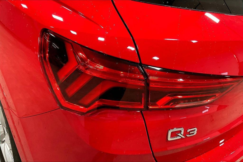 Used 2022 Audi Q3 2.0T Premium Plus image 23