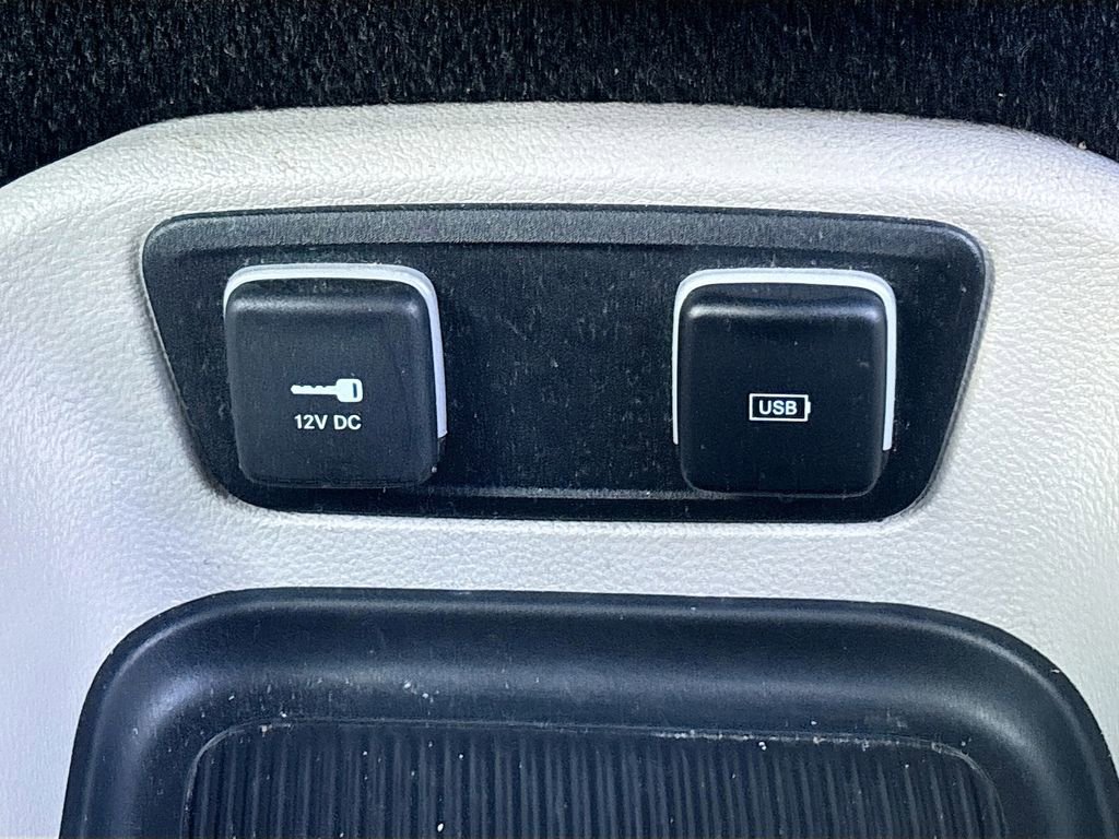 Used 2019 Chrysler Pacifica Touring-L image 30