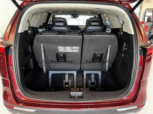 Used 2024 Kia Carnival SX Prestige image 22