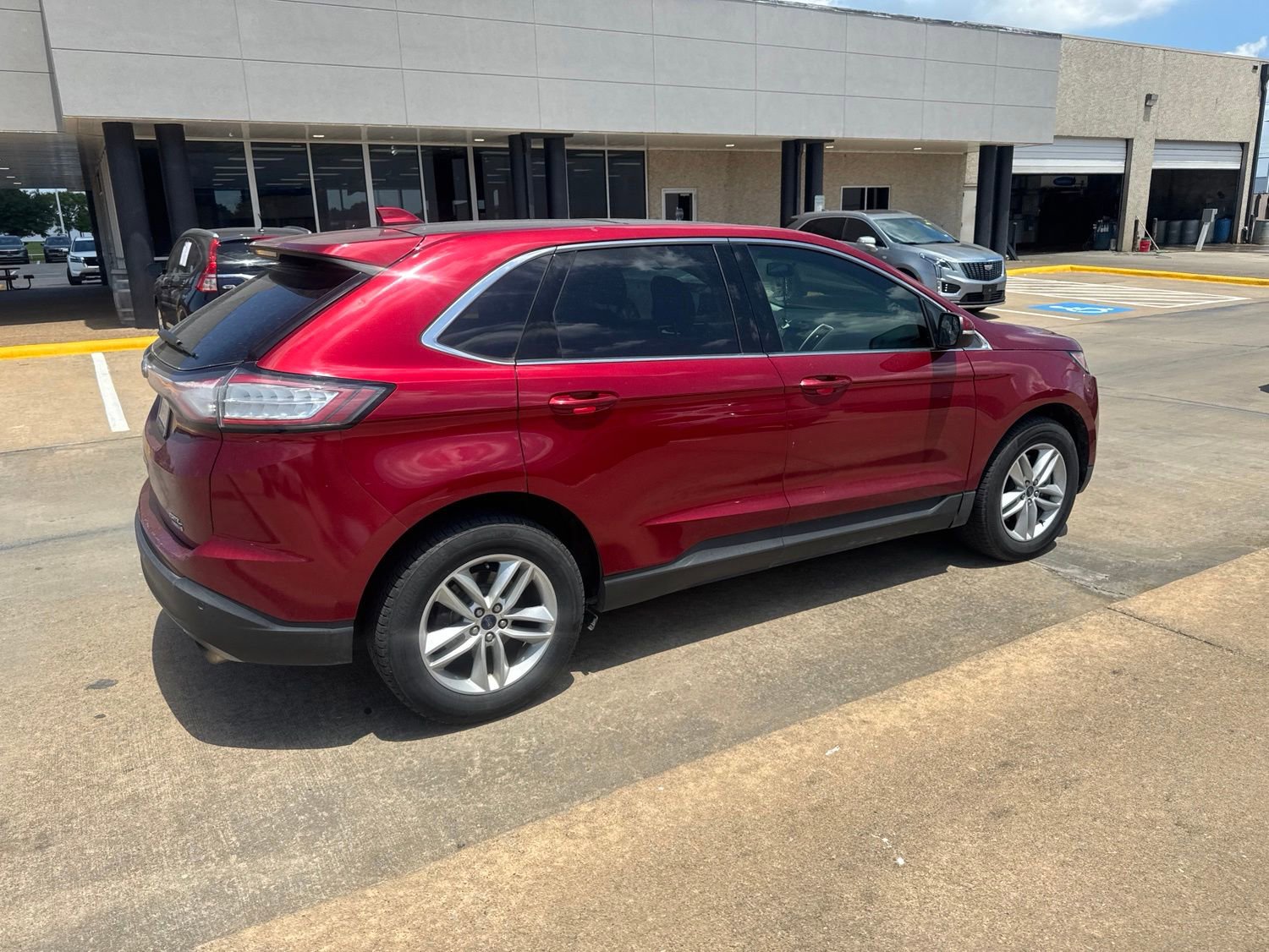 Used 2018 Ford Edge SEL w/ Equipment Group 201A AWD/4WD image 9