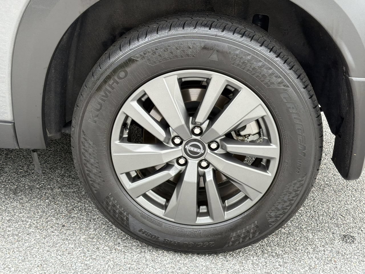 Certified 2025 Nissan Pathfinder SV FWD image 30