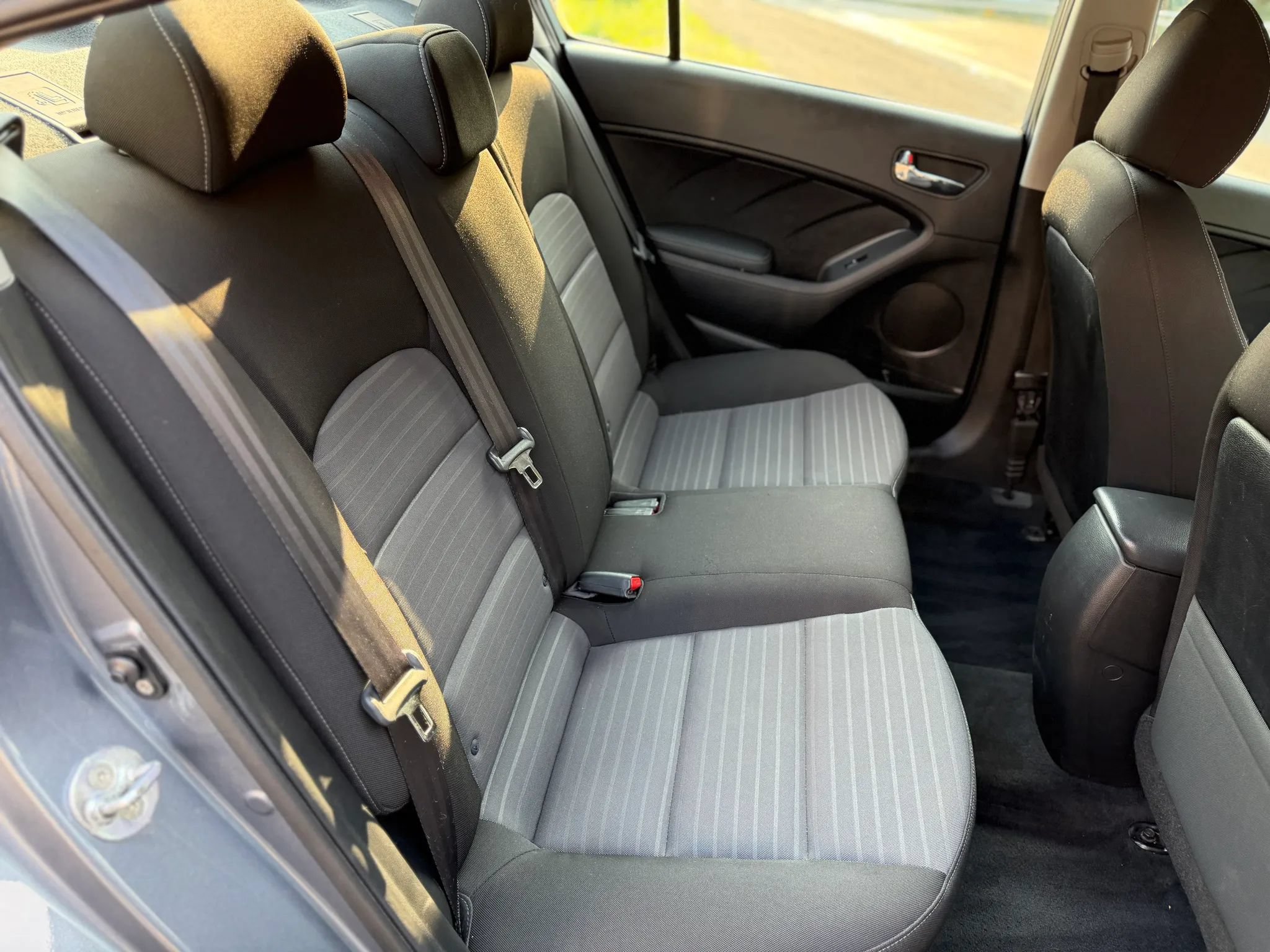 Used 2017 Kia Forte S FWD image 35
