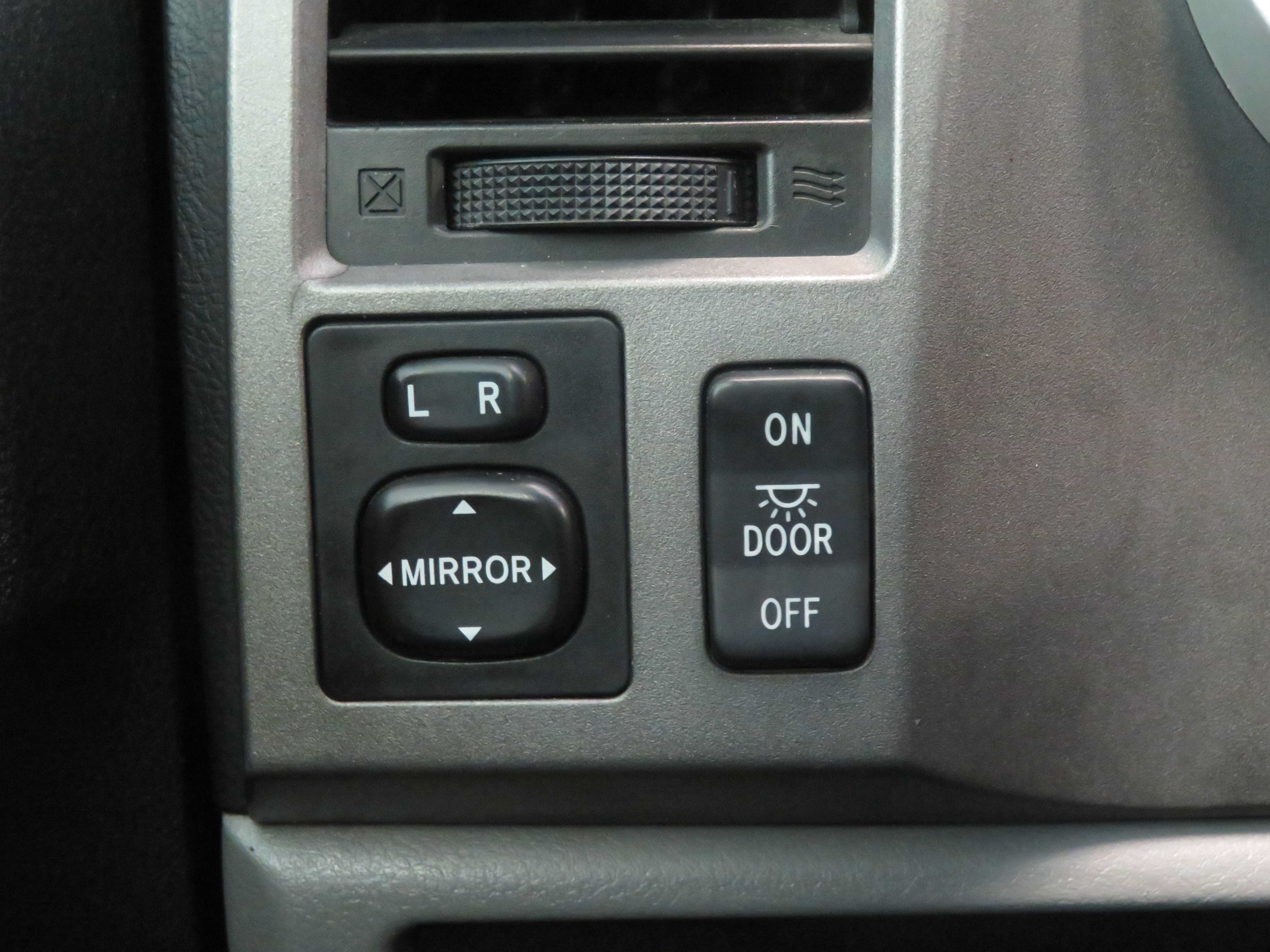 Used 2012 Toyota Tundra 4x4 Double Cab w/ Tow Pkg image 30