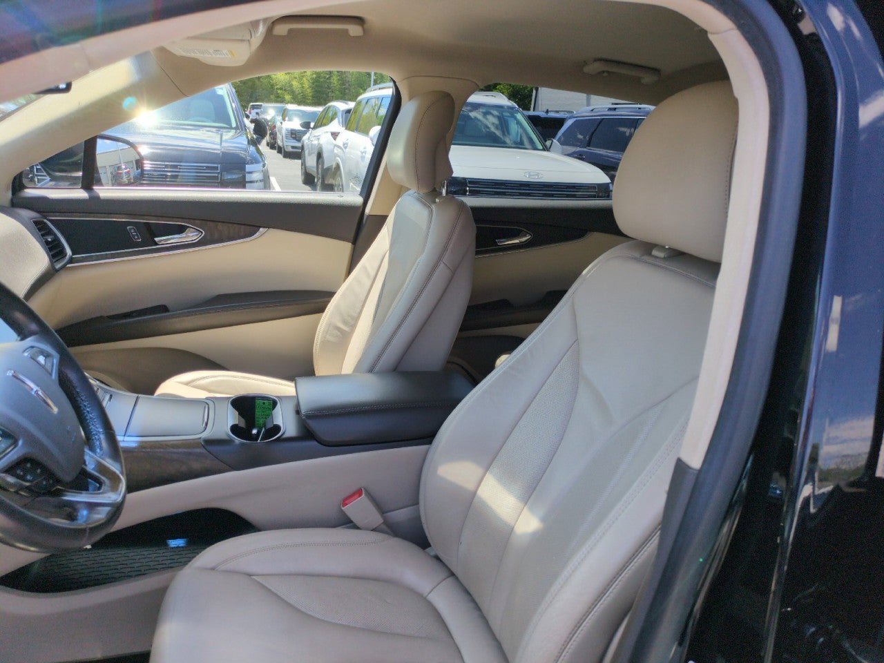Used 2017 Lincoln MKX Select w/ Select Plus Package FWD image 19