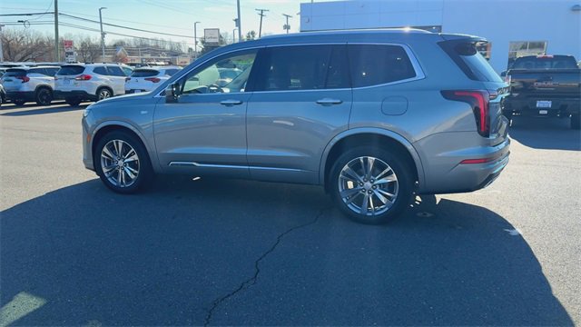 Used 2023 Cadillac XT6 Premium Luxury image 6