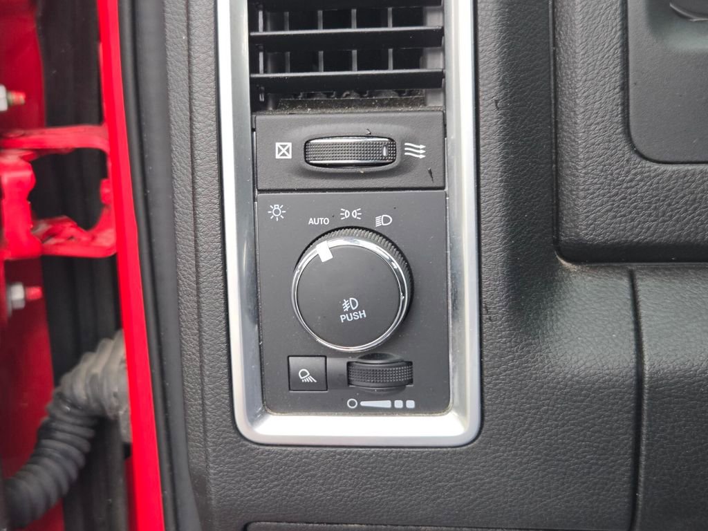 Used 2022 RAM 1500 Classic Warlock AWD/4WD image 26
