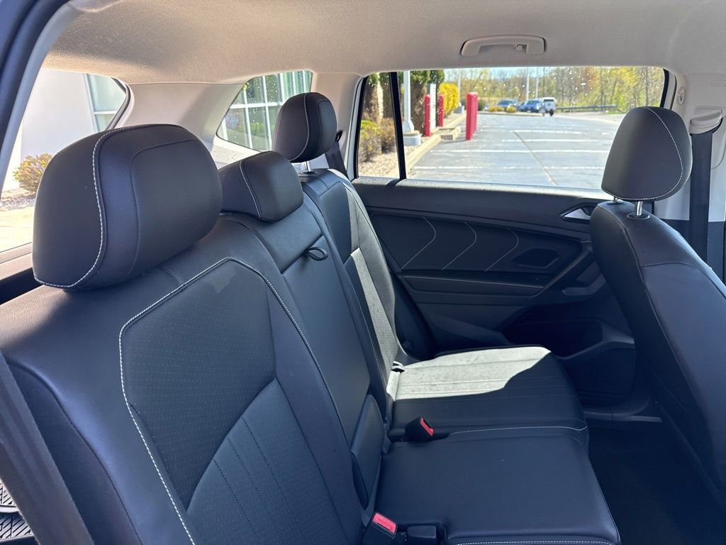 Used 2022 Volkswagen Tiguan SE AWD/4WD image 26