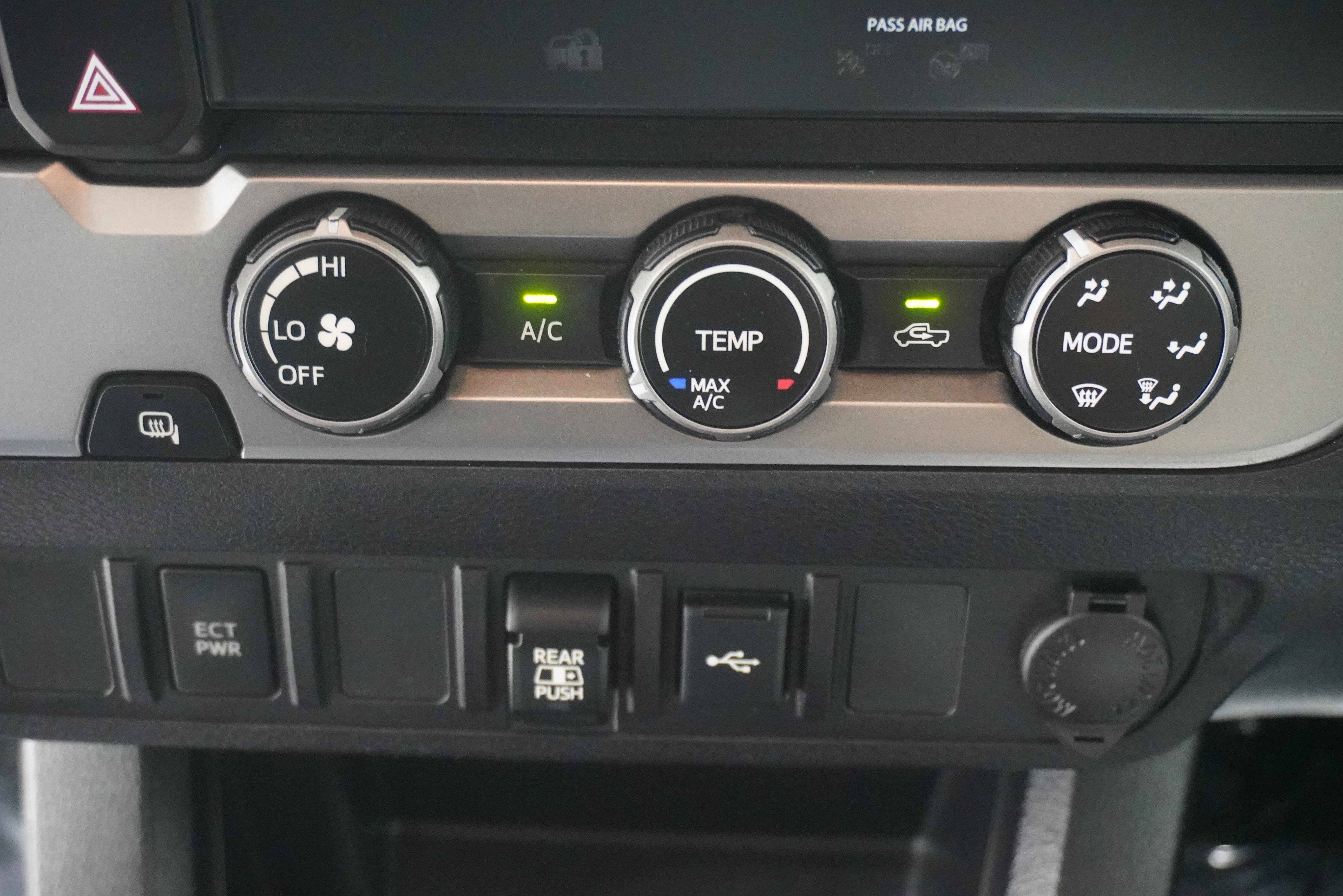 Used 2020 Toyota Tacoma SR5 RWD image 18