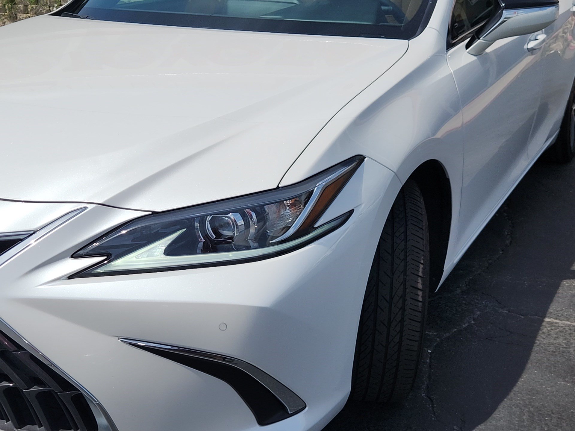 Used 2023 Lexus ES 300h w/ Premium Package FWD image 9
