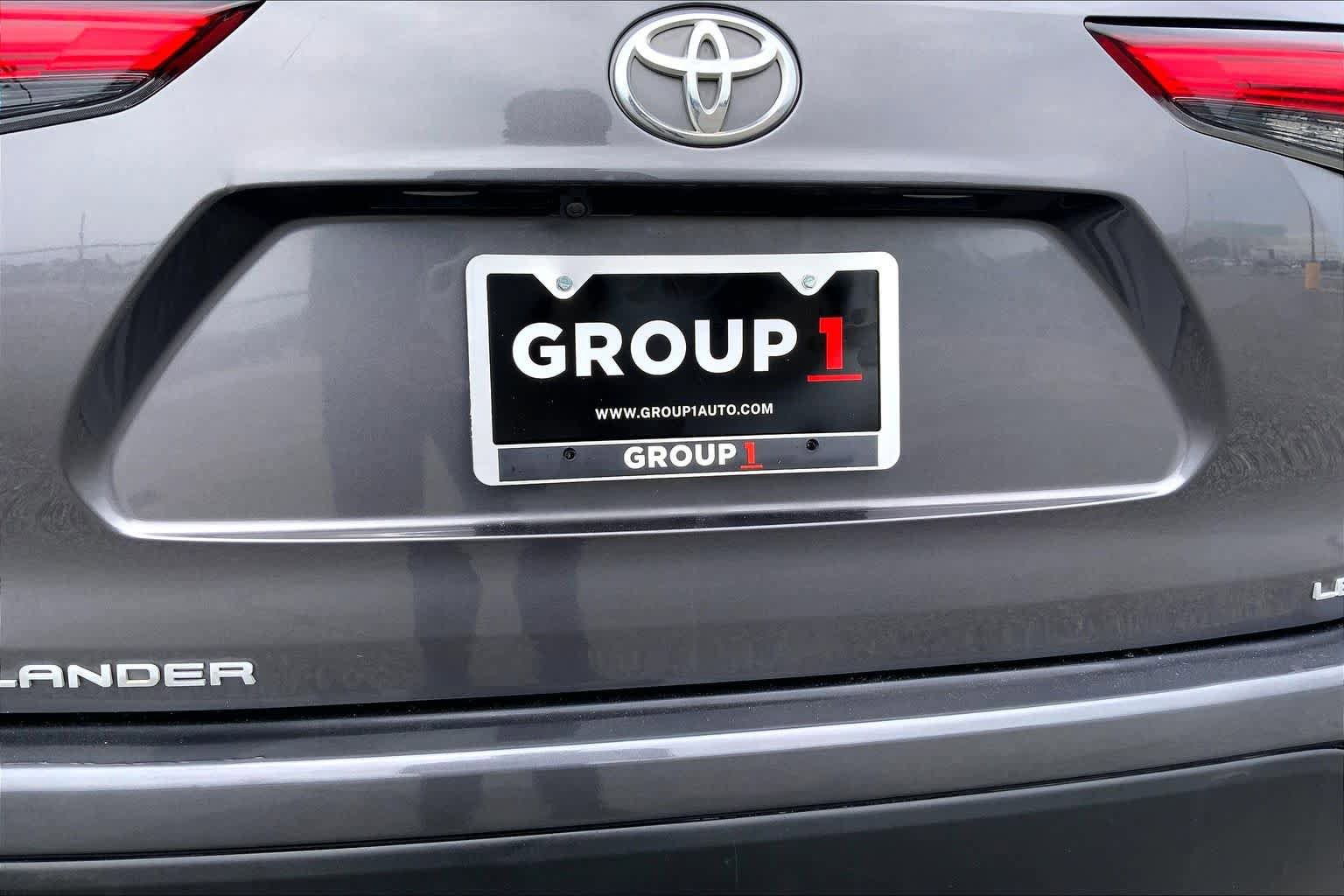 Used 2022 Toyota Highlander LE FWD image 10