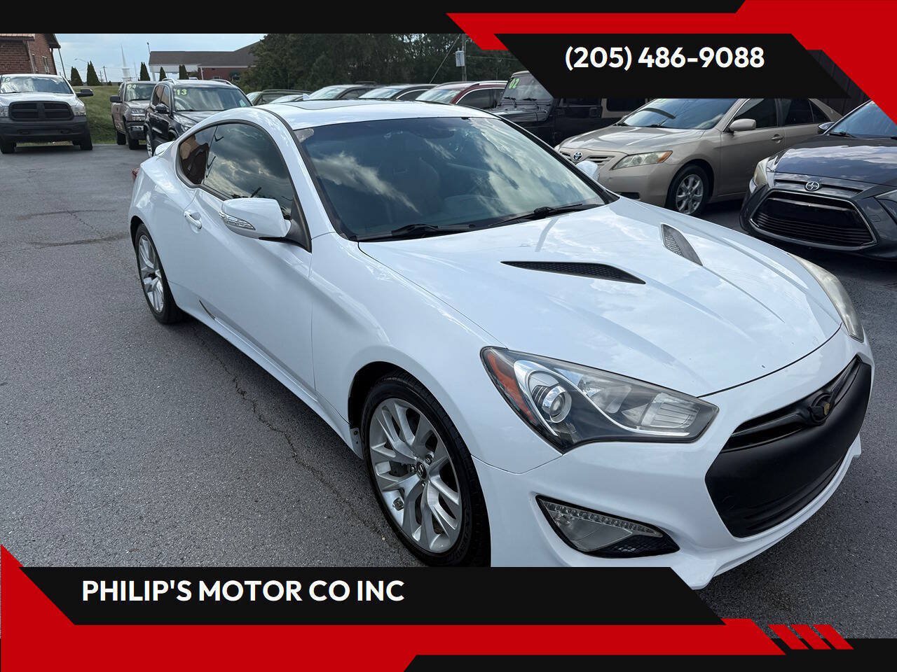 Used 2014 Hyundai Genesis 3.8 RWD image 1