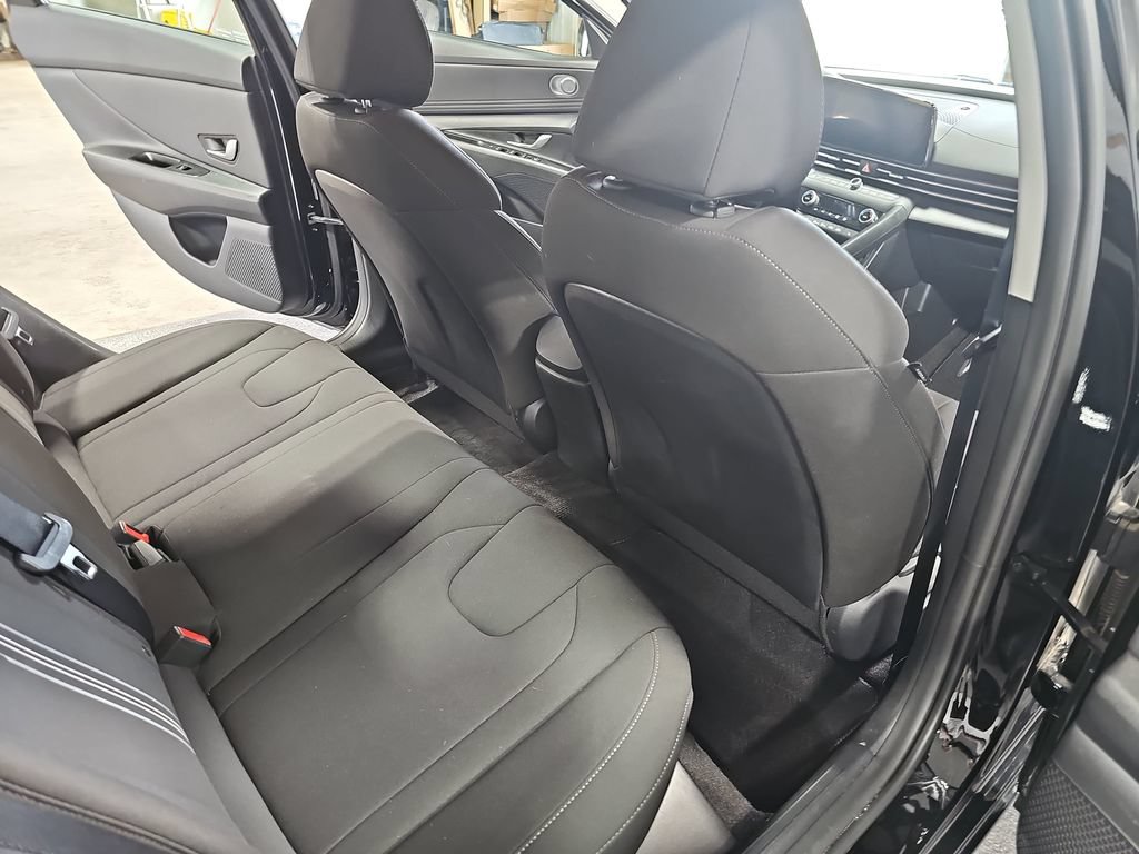 Certified 2023 Hyundai Elantra SEL w/ Convenience Package FWD image 11