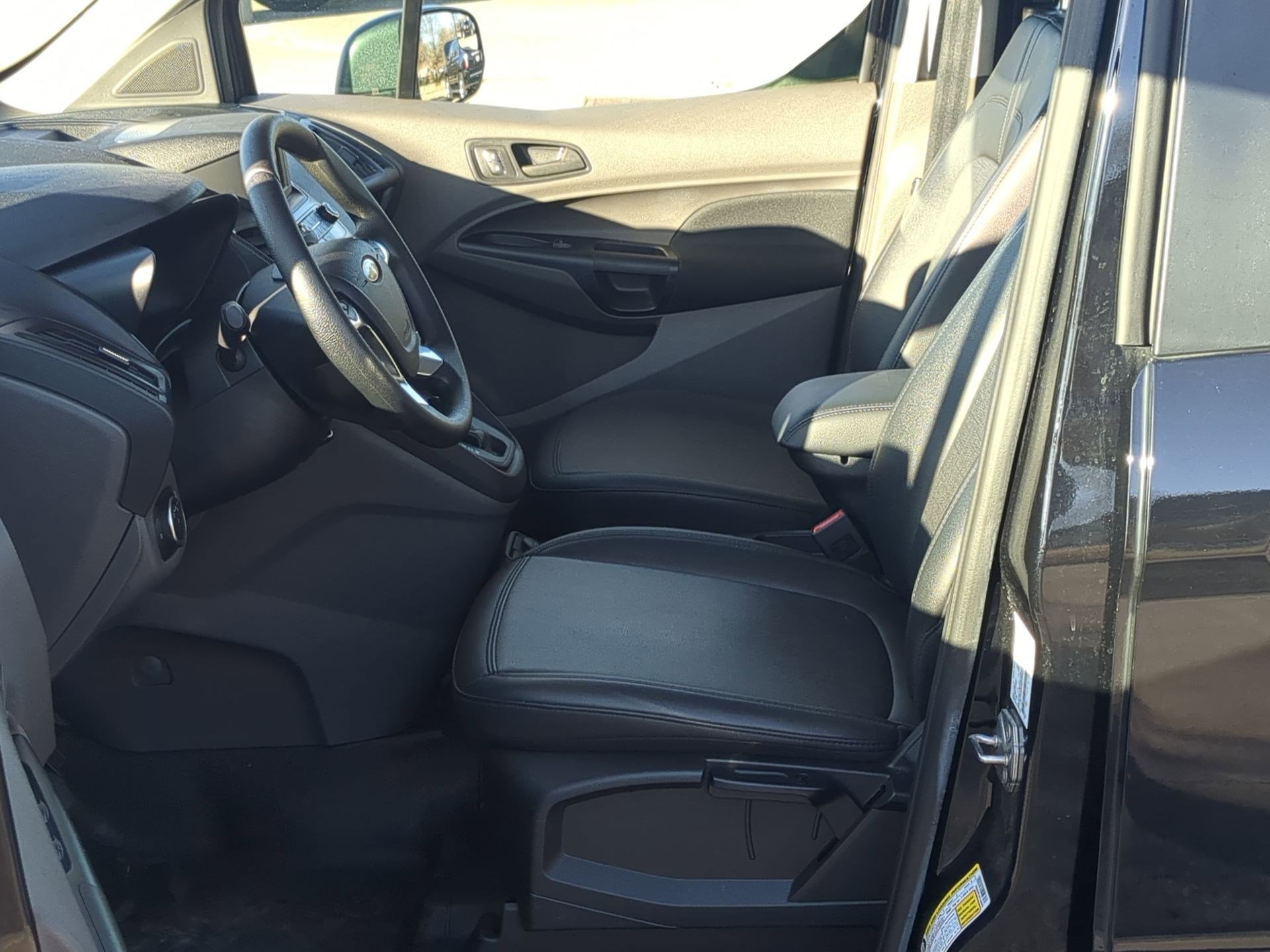 Used 2023 Ford Transit Connect XL image 12