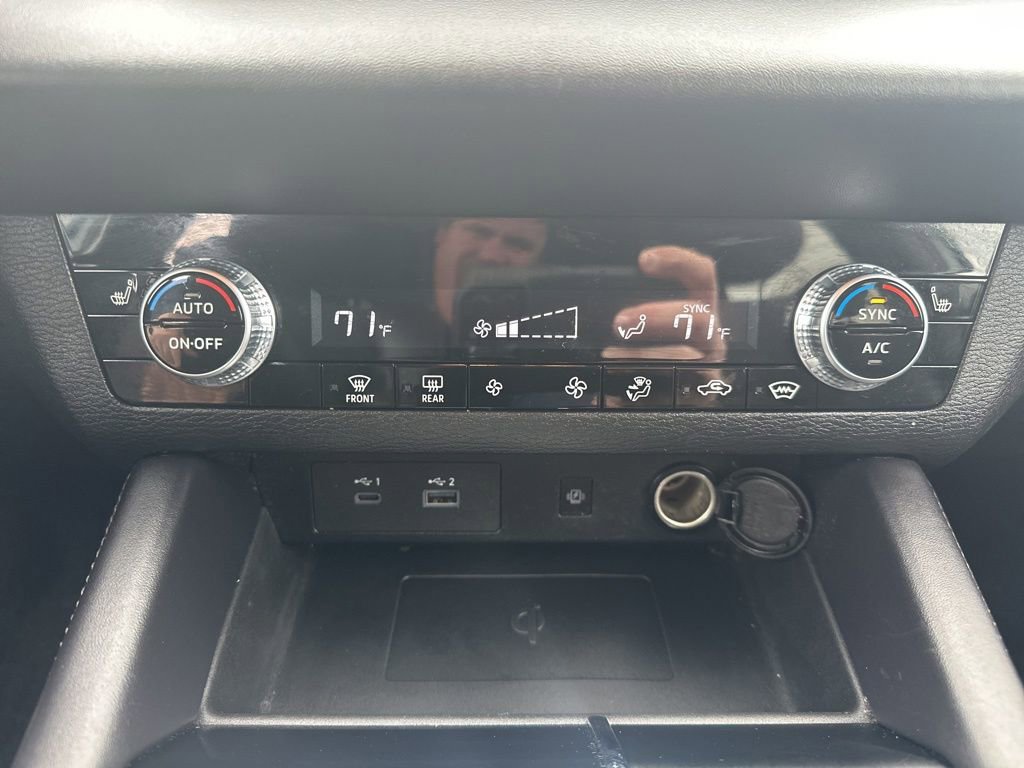 Used 2024 Mitsubishi Outlander SE Black Edition image 23