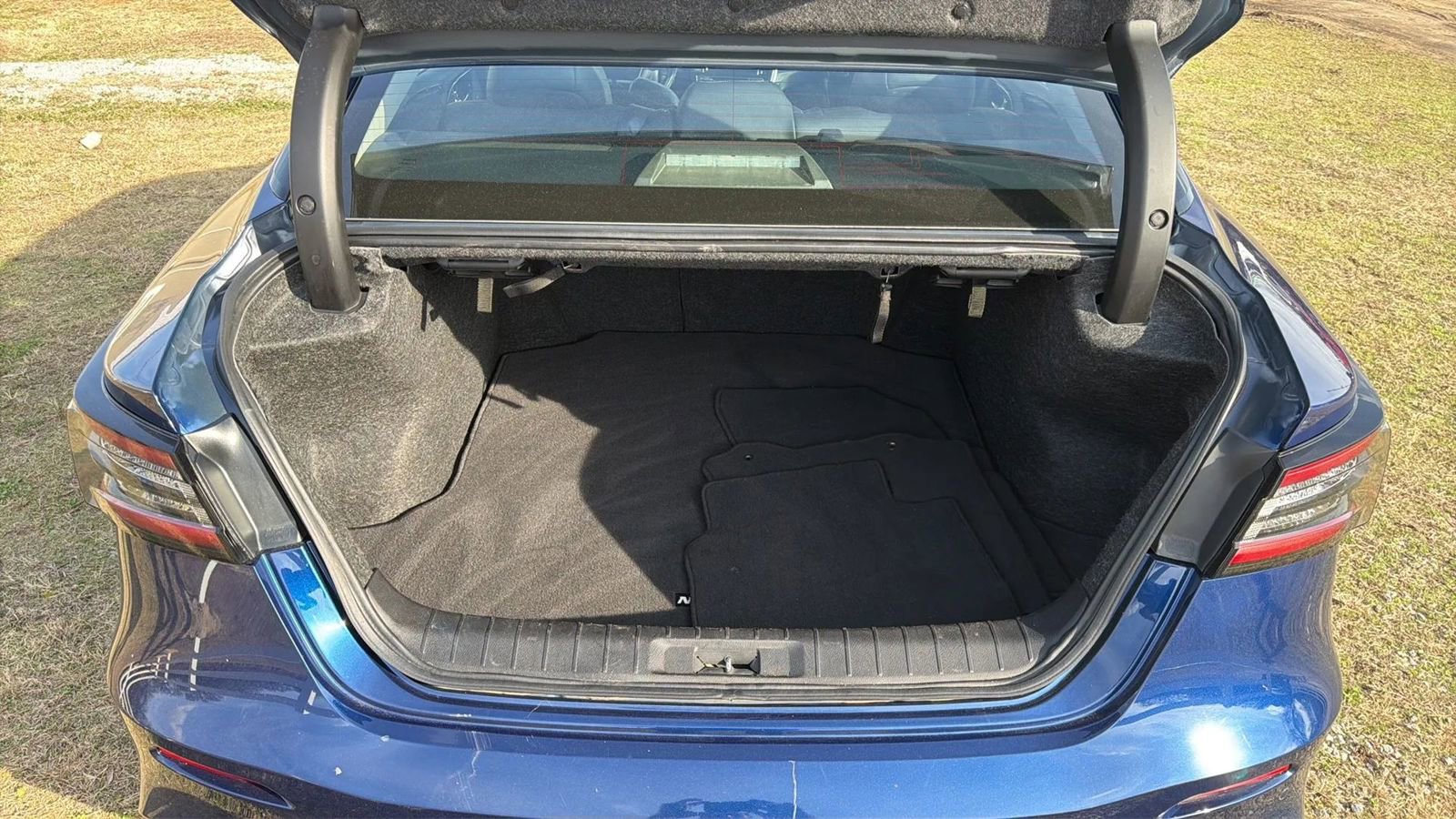 Used 2023 Nissan Maxima SV w/ Floor Mat Group image 25