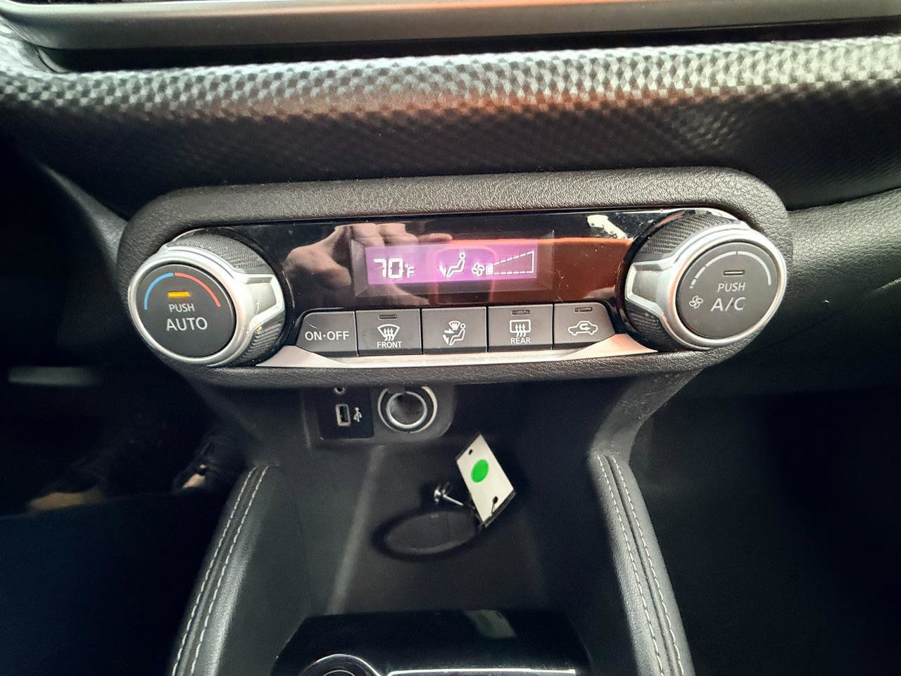 Used 2018 Nissan Kicks SV image 21