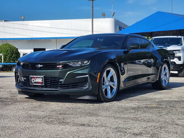 Used 2020 Chevrolet Camaro SS RWD image 3