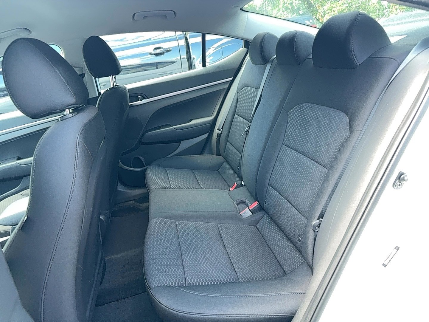 Used 2019 Hyundai Elantra SE w/ Cargo Package FWD image 11