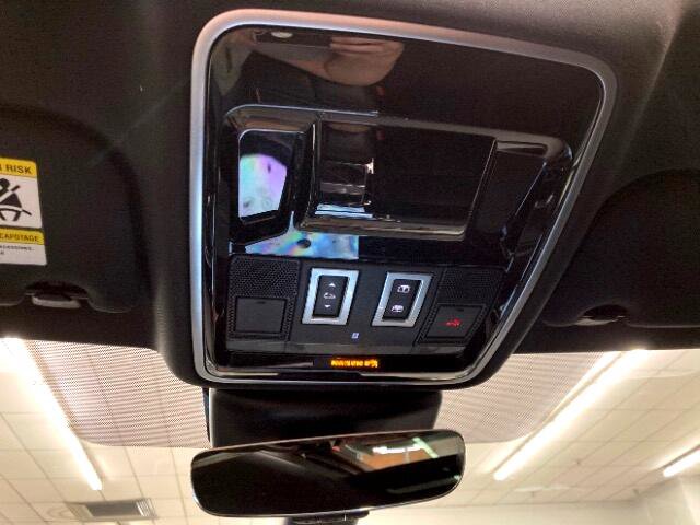 Used 2018 Land Rover Range Rover Velar R-Dynamic SE image 25