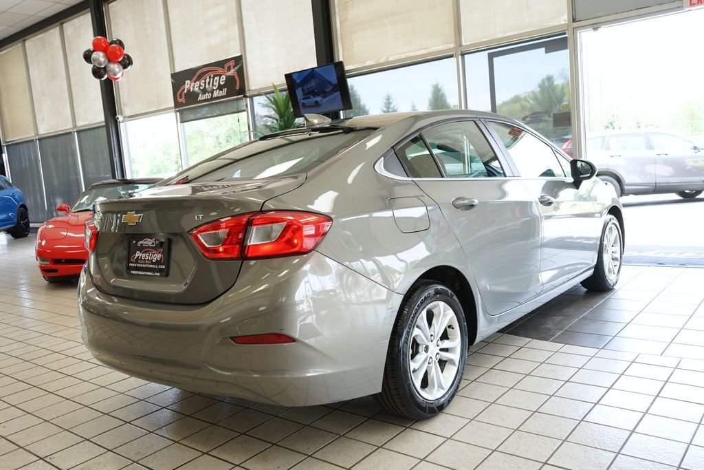 Used 2019 Chevrolet Cruze LT FWD image 17