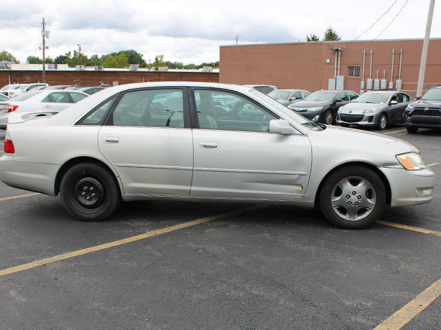 Used 2003 Toyota Avalon XLS FWD image 5